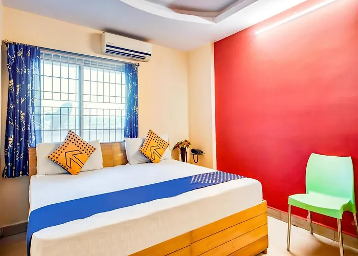 Spot On 73863 Rajeswari Lodge