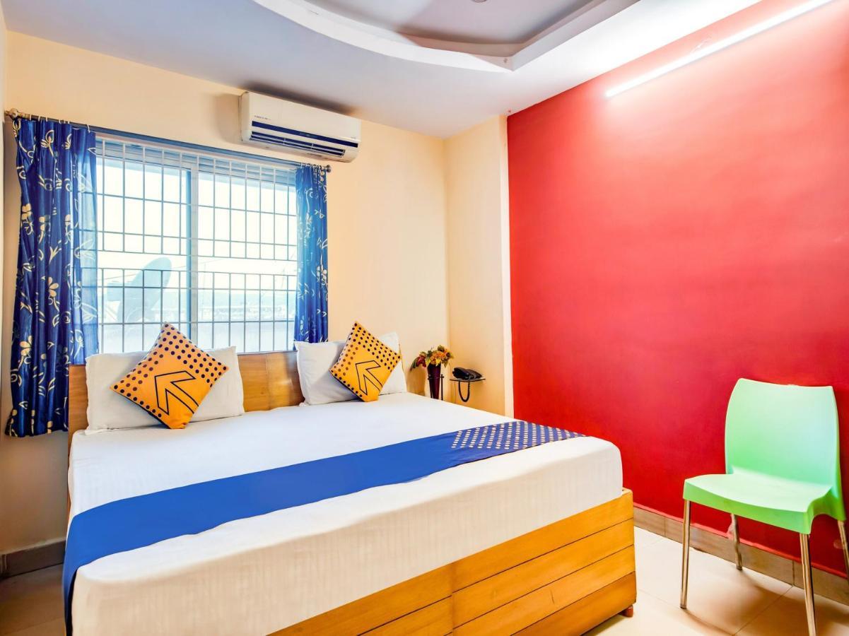 Spot On 73863 Rajeswari Hotel